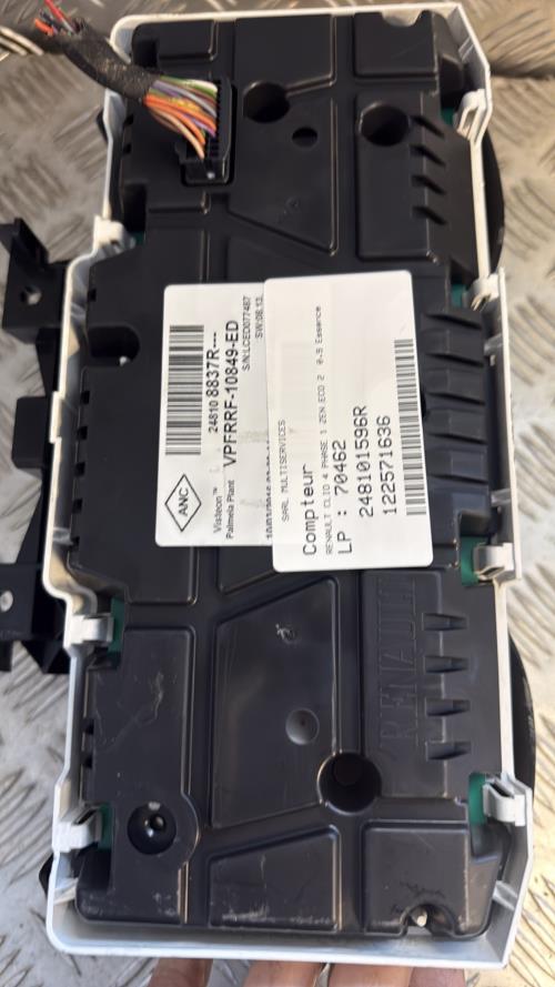 Compteur RENAULT CLIO 4 PHASE 1 Essence - Image 3