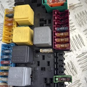 Porte fusible MERCEDES CLASSE GLA 156 PHASE 1 Diesel - Image 1