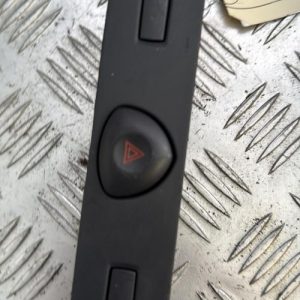 Bouton de warning RENAULT CLIO 2 CAMPUS PHASE 2 Diesel - Image 1