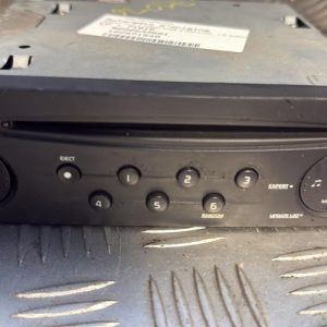 Autoradio d'origine RENAULT CLIO 2 CAMPUS PHASE 2 Diesel - Image 1