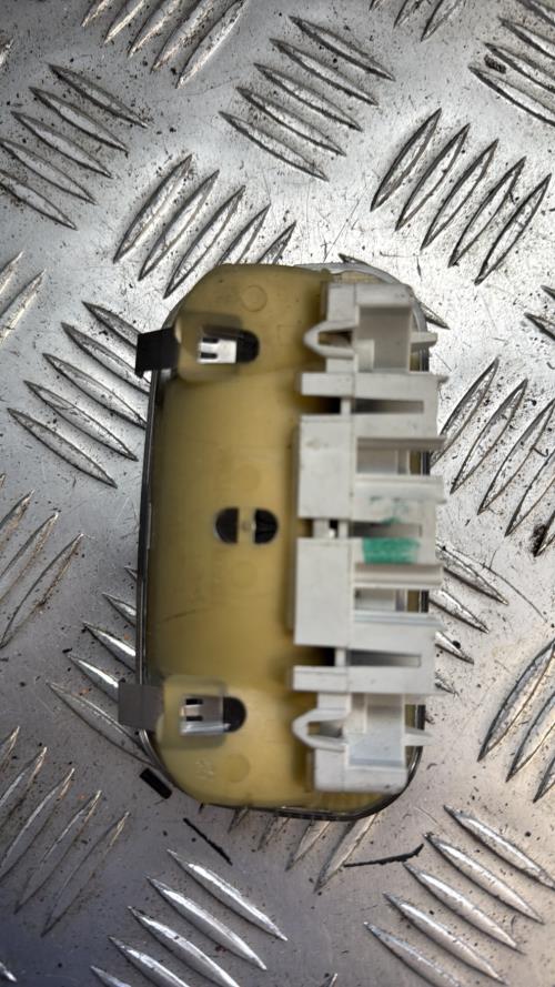 Eclairage de plafonnier PEUGEOT 307 PHASE 1 BREAK Essence - Image 3