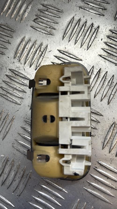 Eclairage de plafonnier PEUGEOT 307 PHASE 1 BREAK Essence - Image 3