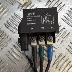 Relais electrique PEUGEOT 508 1 SW PHASE 2 BREAK Diesel - Image 1