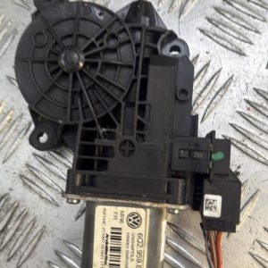 Moteur leve vitre avant droit VOLKSWAGEN POLO 4 PHASE 2 Essence - Image 1