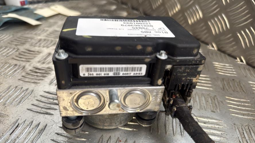 Bloc ABS (freins anti-blocage) DACIA SANDERO 1 Diesel - Image 1