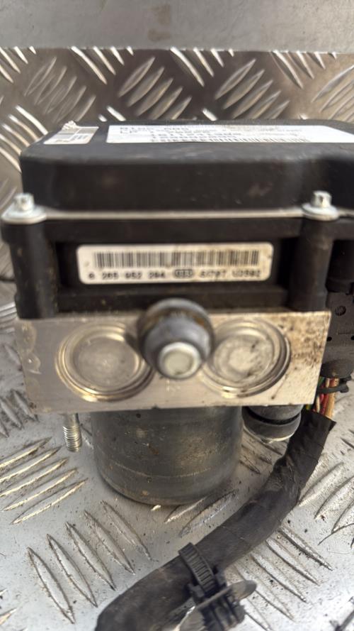 Bloc ABS (freins anti-blocage) PEUGEOT 508 1 SW PHASE 2 BREAK Diesel - Image 4