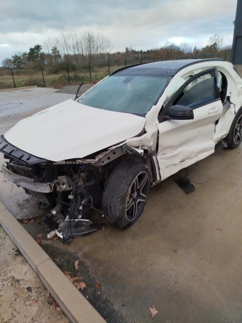 Vitre arriere droit MERCEDES CLASSE GLA 156 PHASE 1 Diesel - Image 1