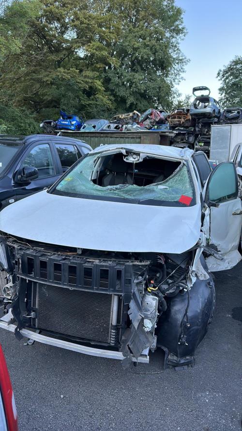 Vitre avant droit PEUGEOT 5008 2 PHASE 1 Diesel - Image 1