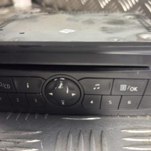 Autoradio d'origine RENAULT CLIO 3 PHASE 2 Diesel - Image 1