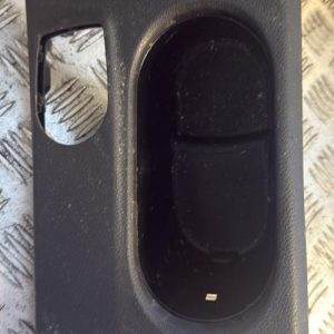 Porte gobelet MERCEDES CLASSE GLA 156 PHASE 1 Diesel - Image 1