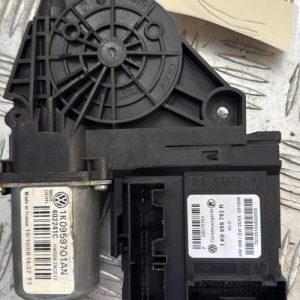 Moteur leve vitre avant gauche VOLKSWAGEN GOLF 6 Diesel - Image 1