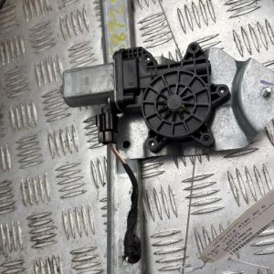 Leve vitre electrique avant gauche RENAULT CLIO 4 PHASE 2 Diesel - Image 1