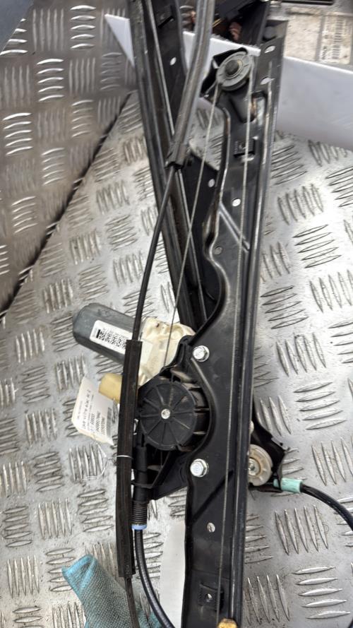 Leve vitre electrique avant gauche JEEP GRAND CHEROKEE 2 PHASE 1 Diesel - Image 1