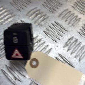 Bouton de warning HYUNDAI I 20 3 Essence - Image 1