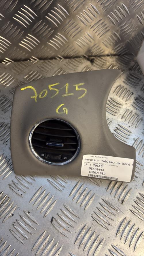 Aerateur tableau de bord avant gauche CHEVROLET CRUZE PHASE 1 Essence - Image 2