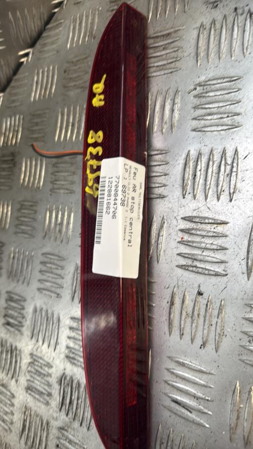 Feu arriere stop central RENAULT CLIO 2 PHASE 2 Essence - Image 2