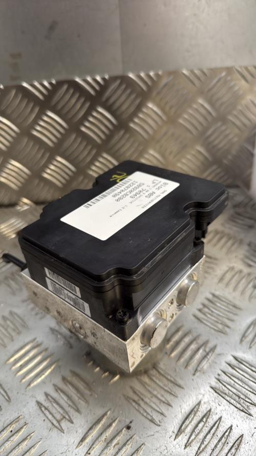 Bloc ABS (freins anti-blocage) HYUNDAI I 20 3 Essence - Image 1