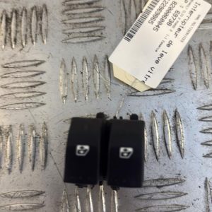 Interrupteur de leve vitre avant gauche RENAULT CLIO 2 PHASE 2 Essence - Image 1