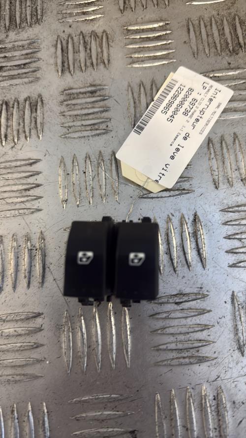 Interrupteur de leve vitre avant gauche RENAULT CLIO 2 PHASE 2 Essence - Image 2