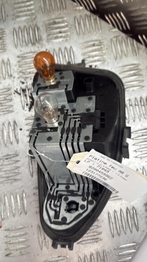 Platine feu arriere gauche RENAULT CLIO 3 PHASE 1 Diesel - Image 1