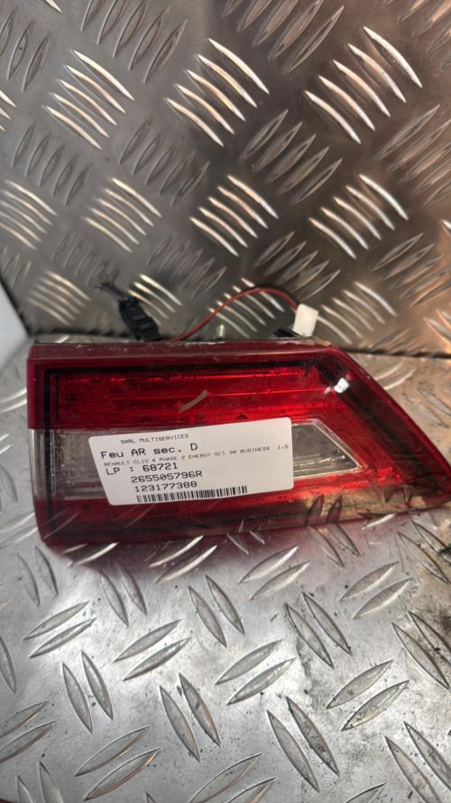 Feu arriere secondaire droit (feux) RENAULT CLIO 4 PHASE 2 Diesel - Image 2