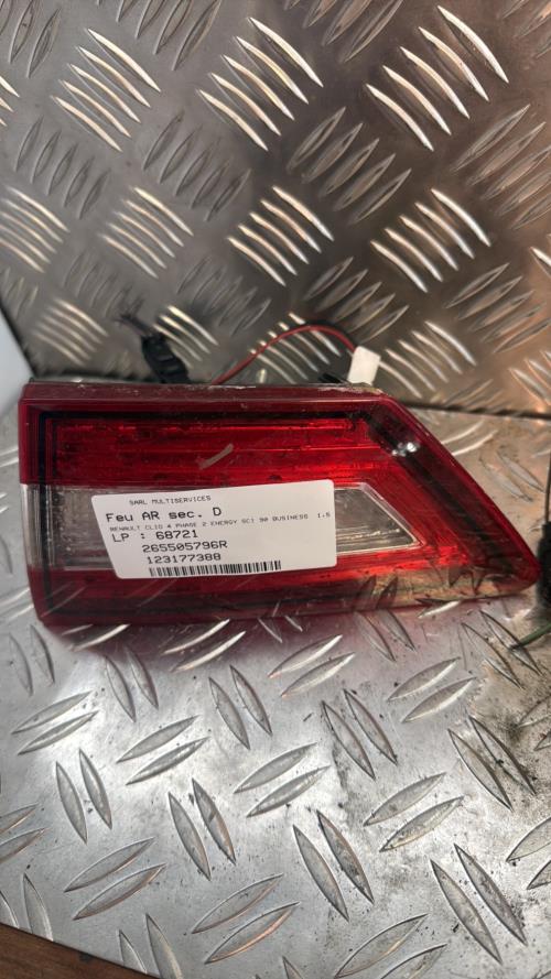 Feu arriere secondaire droit (feux) RENAULT CLIO 4 PHASE 2 Diesel - Image 3