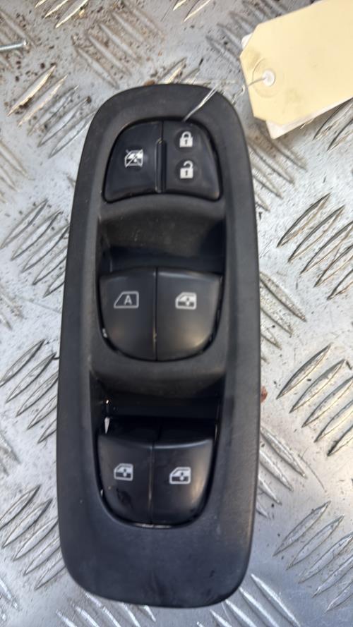 Interrupteur de leve vitre avant gauche RENAULT KADJAR PHASE 1 Diesel - Image 1