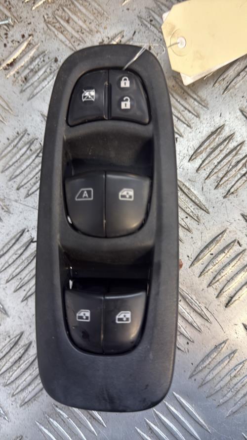 Interrupteur de leve vitre avant gauche RENAULT KADJAR PHASE 1 Diesel - Image 3