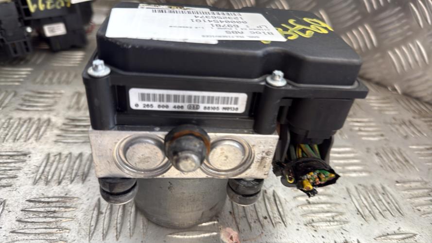 Bloc ABS (freins anti-blocage) CITROEN C4 1 PHASE 1 Essence - Image 3