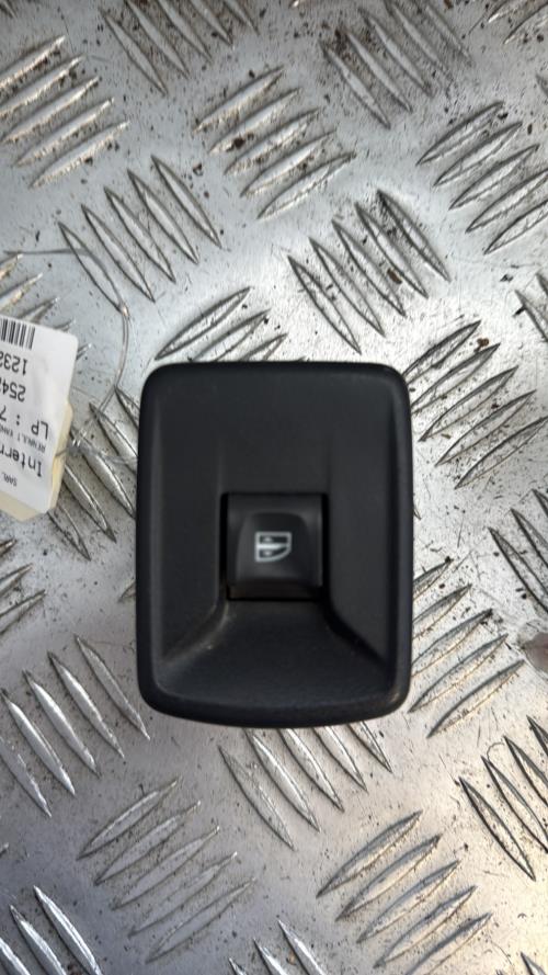 Interrupteur de leve vitre avant droit RENAULT KANGOO 2 PHASE 2 Diesel - Image 3