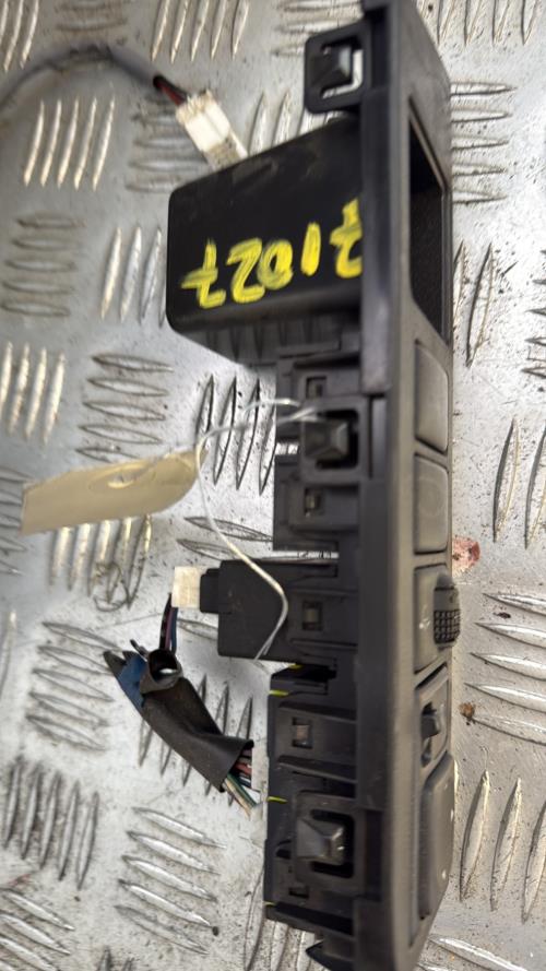 Commande retroviseurs NISSAN NOTE 1 PHASE 2 Diesel - Image 4