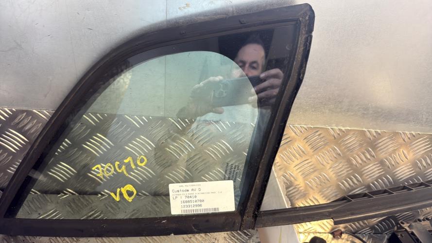 Custode avant droit (porte) CITROEN C3 2 PHASE 2 - Image 3