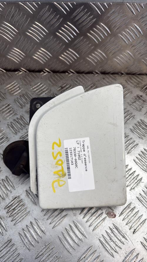 Trappe d'essence NISSAN NV400 Diesel - Image 1