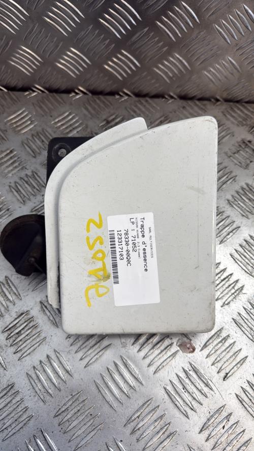 Trappe d'essence NISSAN NV400 Diesel - Image 2