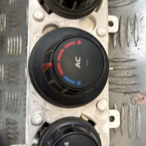 Commande chauffage NISSAN NV400 Diesel - Image 1