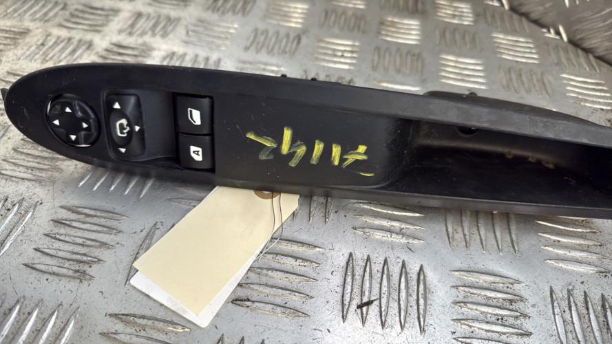 Interrupteur de leve vitre avant gauche CITROEN DS3 PHASE 1 Diesel - Image 1