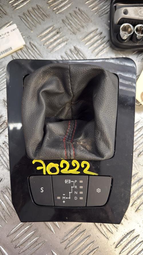 Soufflet de levier de vitesse PEUGEOT 508 1 SW PHASE 2 BREAK Diesel - Image 1