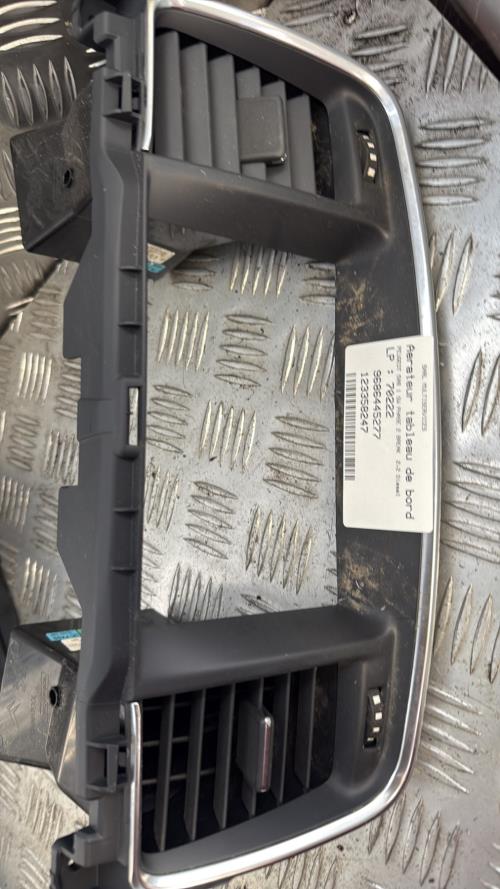 Aerateur tableau de bord PEUGEOT 508 1 SW PHASE 2 BREAK Diesel - Image 1