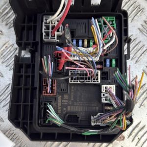 Boitier servitude moteur (BSM) RENAULT CLIO 5 PHASE 1 Diesel/Hybride - Image 1