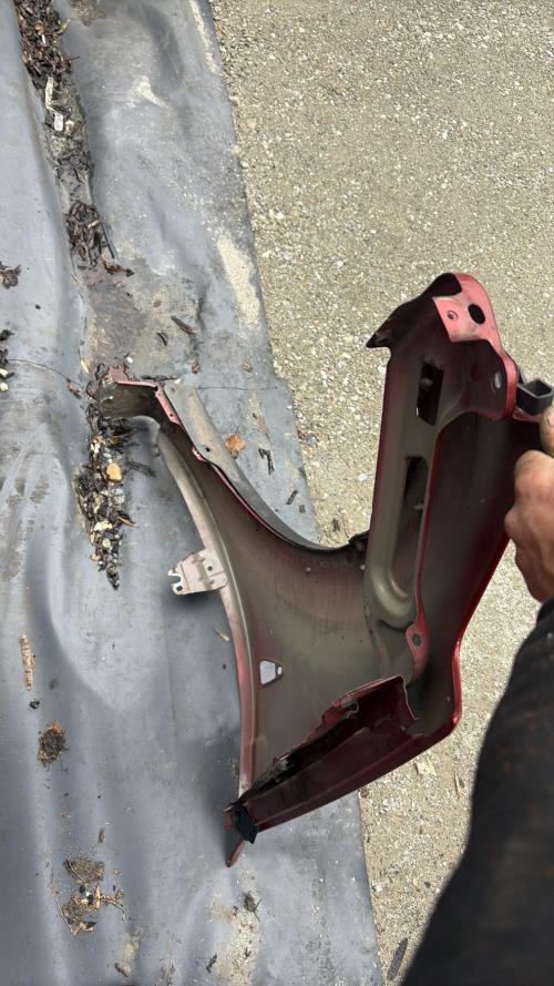 Aile avant droit DACIA SANDERO 1 Diesel - Image 3