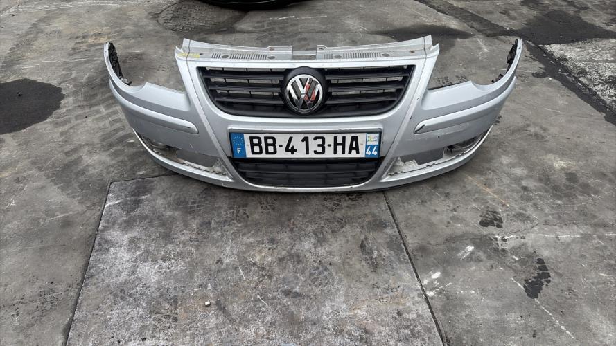 Pare choc avant VOLKSWAGEN POLO 4 PHASE 2 Diesel - Image 1