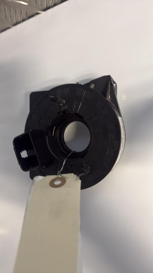 Contacteur tournant VOLKSWAGEN POLO 4 PHASE 2 Essence - Image 1