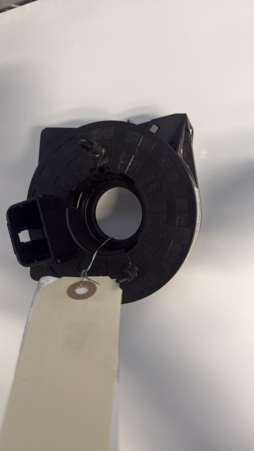 Contacteur tournant VOLKSWAGEN POLO 4 PHASE 2 Essence - Image 2