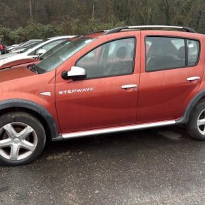 Pare boue avant gauche DACIA SANDERO 1 Diesel - Image 1