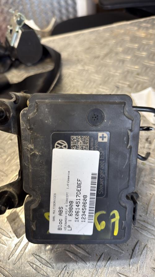 Bloc ABS (freins anti-blocage) VOLKSWAGEN GOLF 6 Essence - Image 2