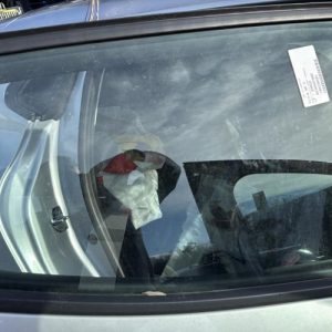 Vitre arriere droit RENAULT CLIO 5 PHASE 1 Essence - Image 1