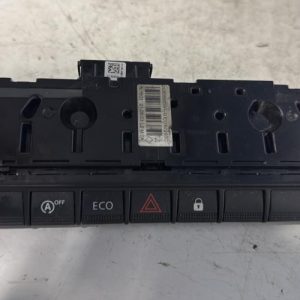 Bouton/Interrupteur RENAULT CLIO 5 PHASE 1 Essence - Image 1