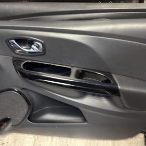 Panneau de porte avant droit RENAULT CLIO 5 PHASE 1 Essence - Image 1