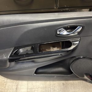 Panneau de porte avant gauche RENAULT CLIO 5 PHASE 1 Essence - Image 1
