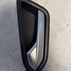 Poignee interieur avant gauche RENAULT CLIO 5 PHASE 1 Essence - Image 1